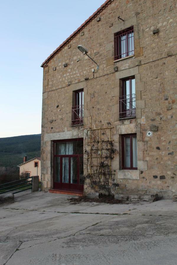 Affittacamere La Casa De La Petra Quintanar de la Sierra Esterno foto